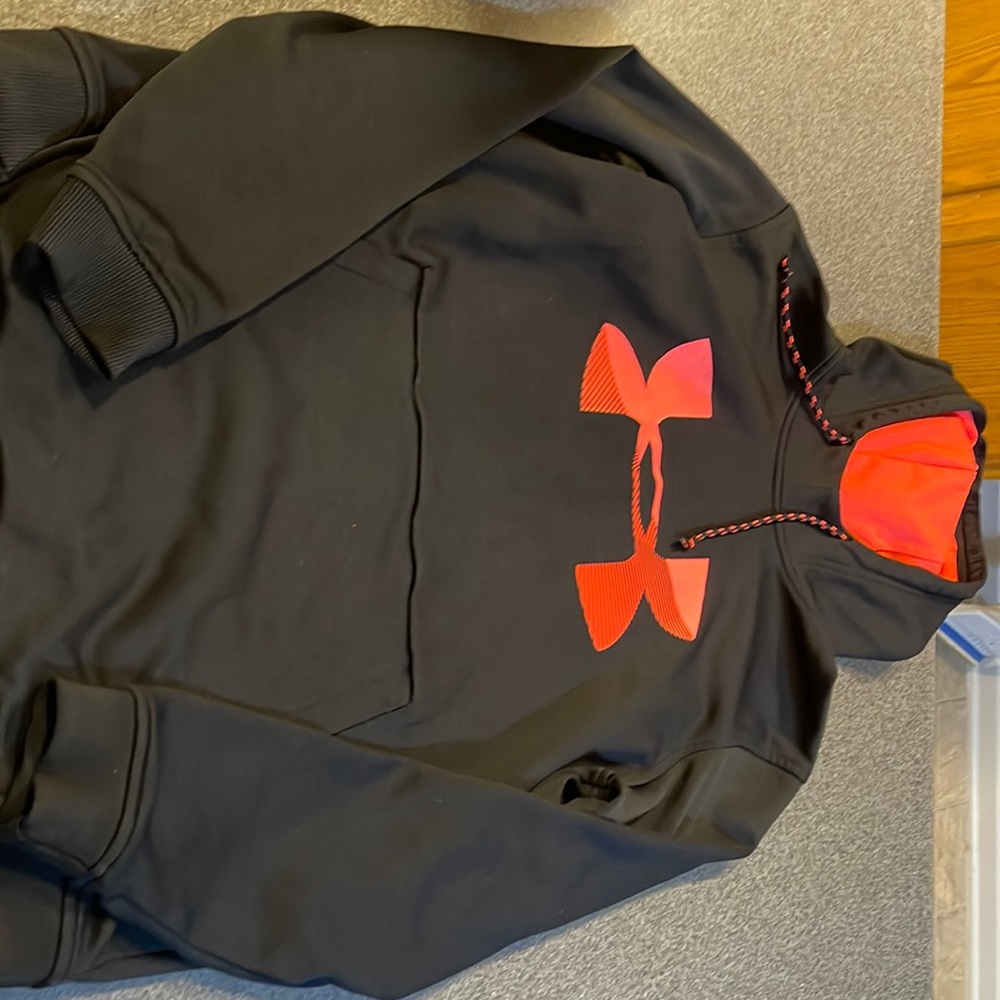 Mens (Sz Med)Under Armour hoodie